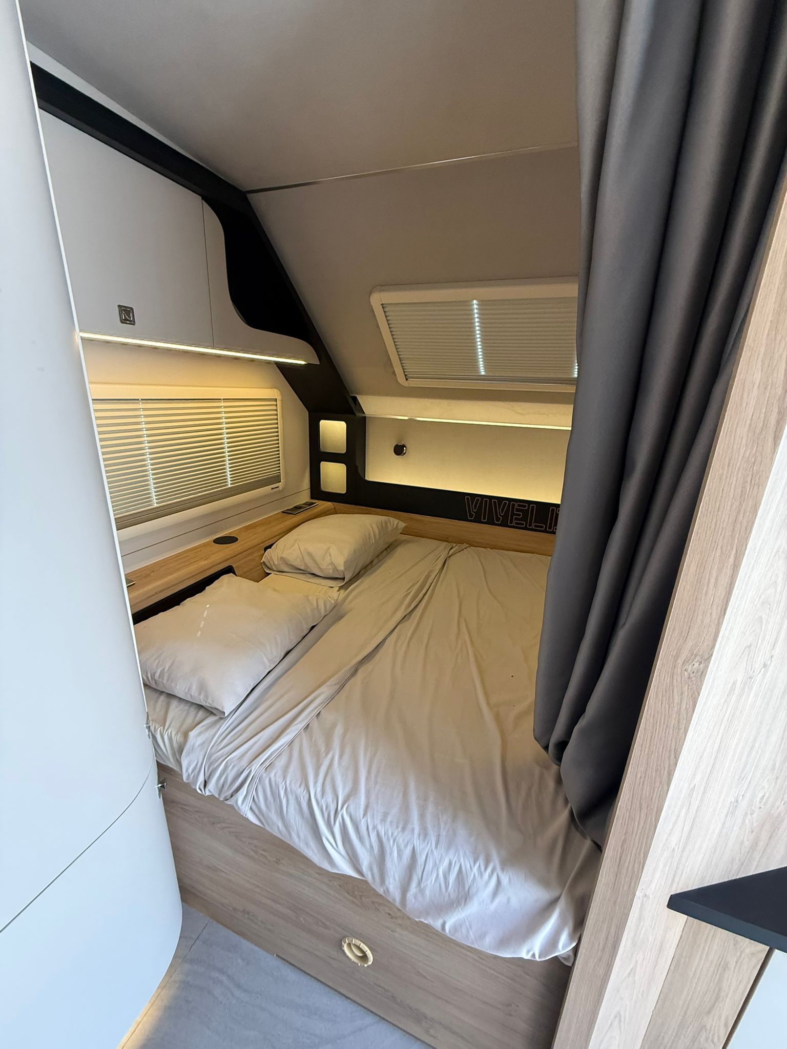 Luxury Off-Road Camper Trailer | 4-Season | 2-Person | Fully Loaded | VCAMP | VIVELD - 13