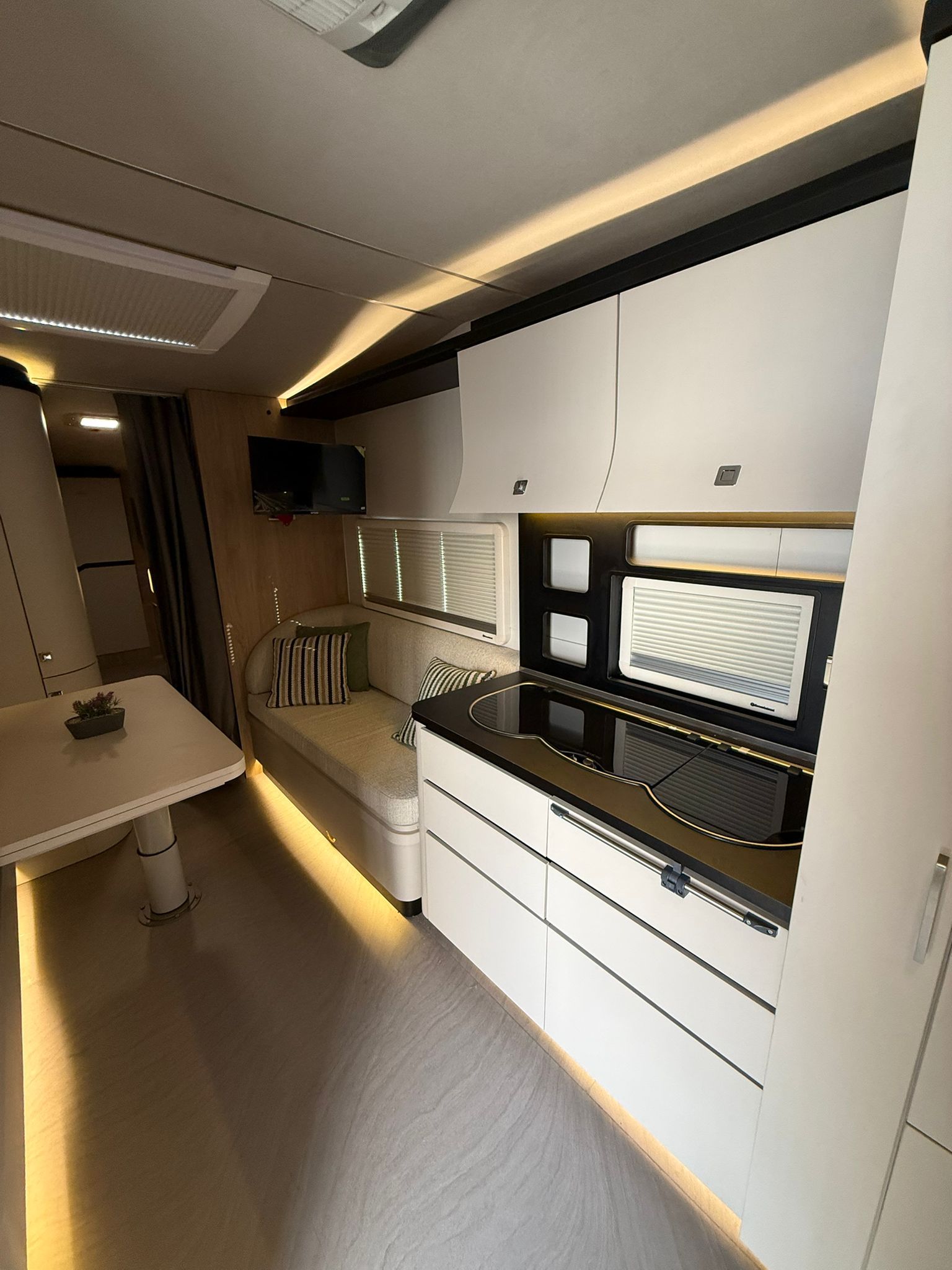 Luxury Off-Road Camper Trailer | 4-Season | 2-Person | Fully Loaded | VCAMP | VIVELD - 7