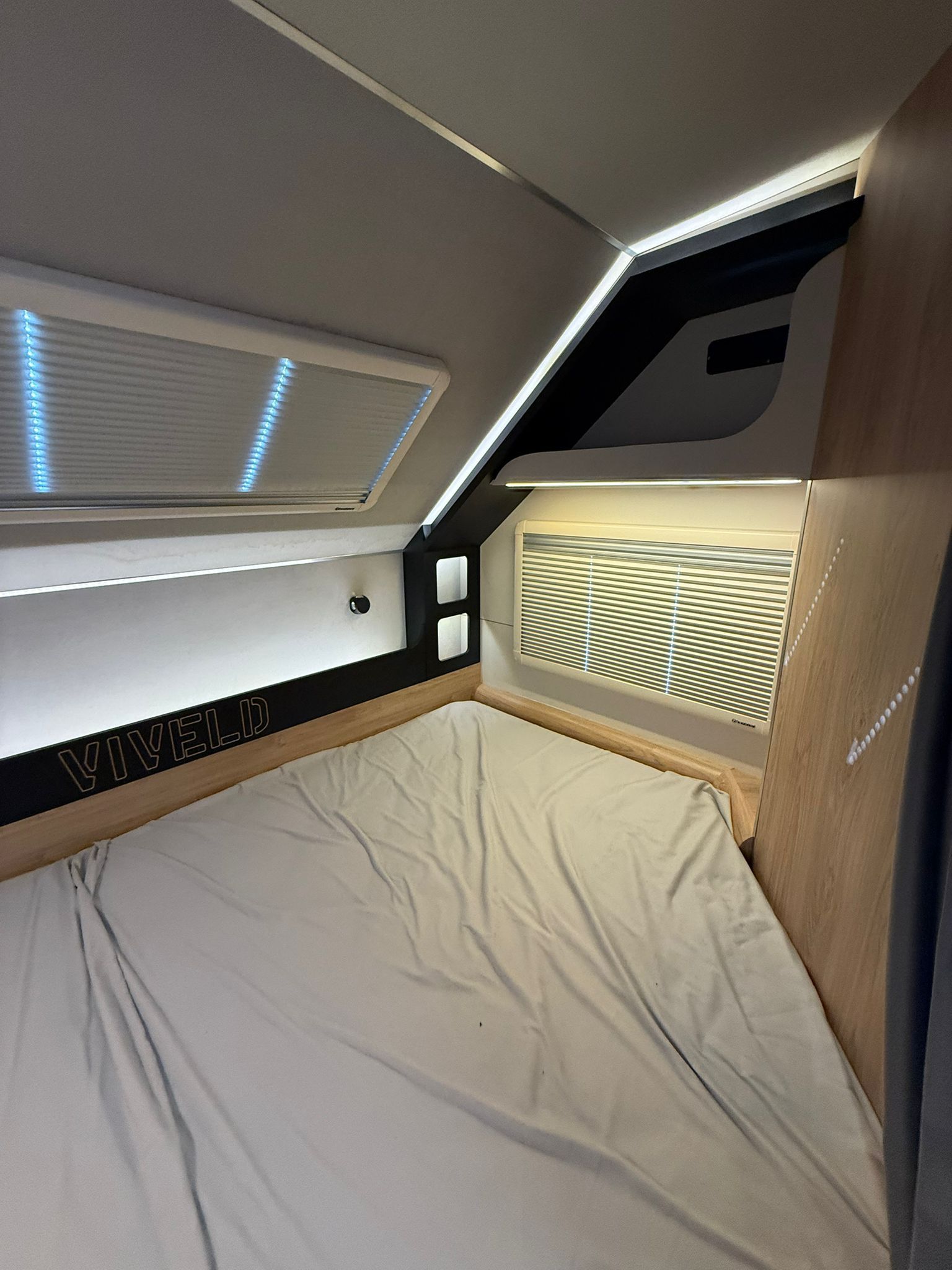 Luxury Off-Road Camper Trailer | 4-Season | 2-Person | Fully Loaded | VCAMP | VIVELD - 12