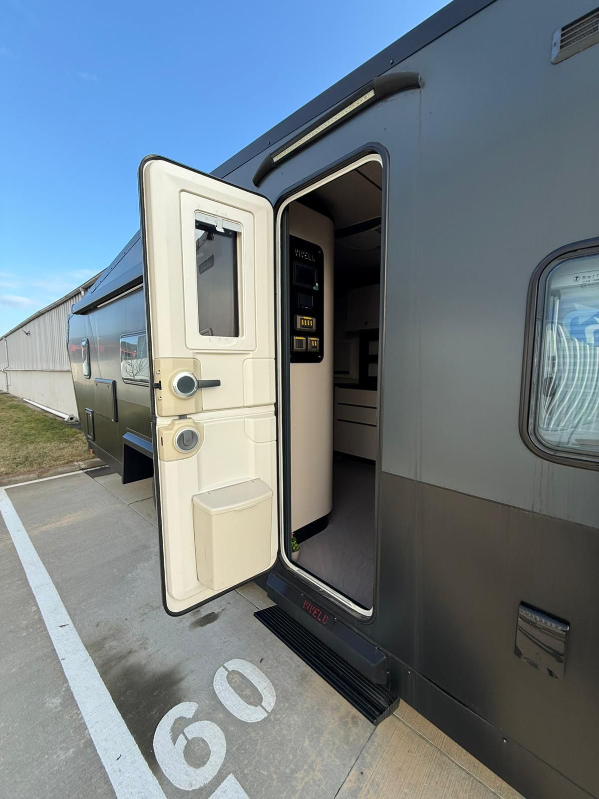 Luxury Off-Road Camper Trailer | 4-Season | 2-Person | Fully Loaded | VCAMP | VIVELD - 2